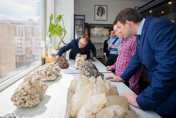 Academic tour for Master’s students from Montanuniversität Leoben and specialized departments of LUKOIL-Engineering was organized at Gubkin University